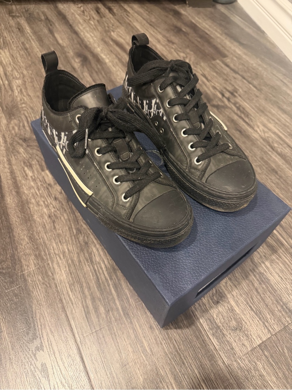 Dior Men's Black Low-Top Lace-Up Sneakers